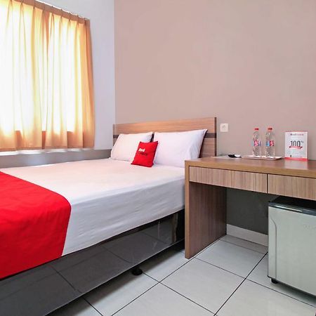 Reddoorz @ Karet Pedurenan 2 Jakarta Exterior photo