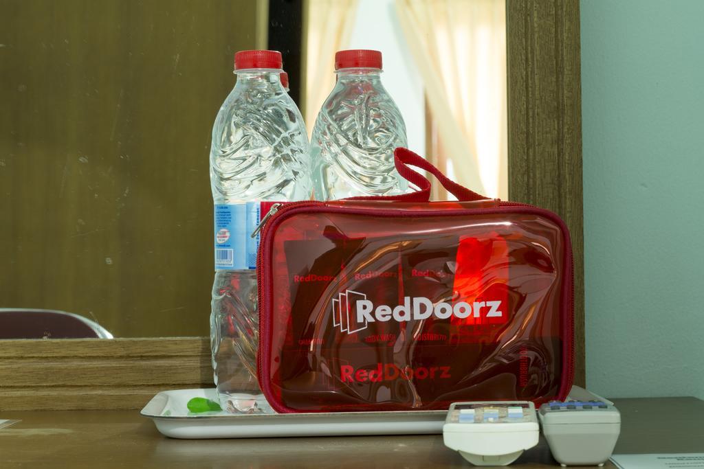 Reddoorz @ Karet Pedurenan 2 Jakarta Exterior photo